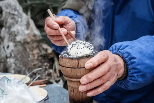 串串香、担担面、鱼摆摆……四川人吃饭前要先卖萌？