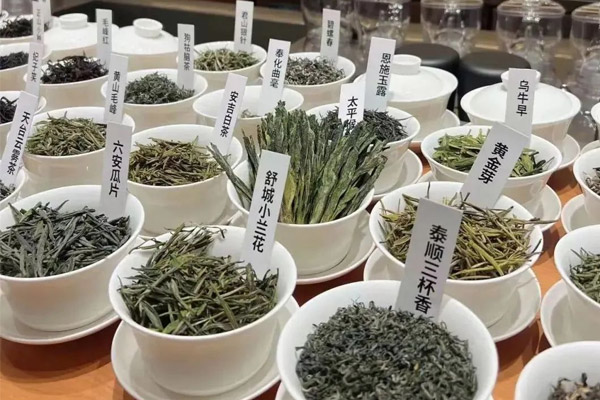 有近百种茶底可选的“手作茶饮”模式，能火起来吗